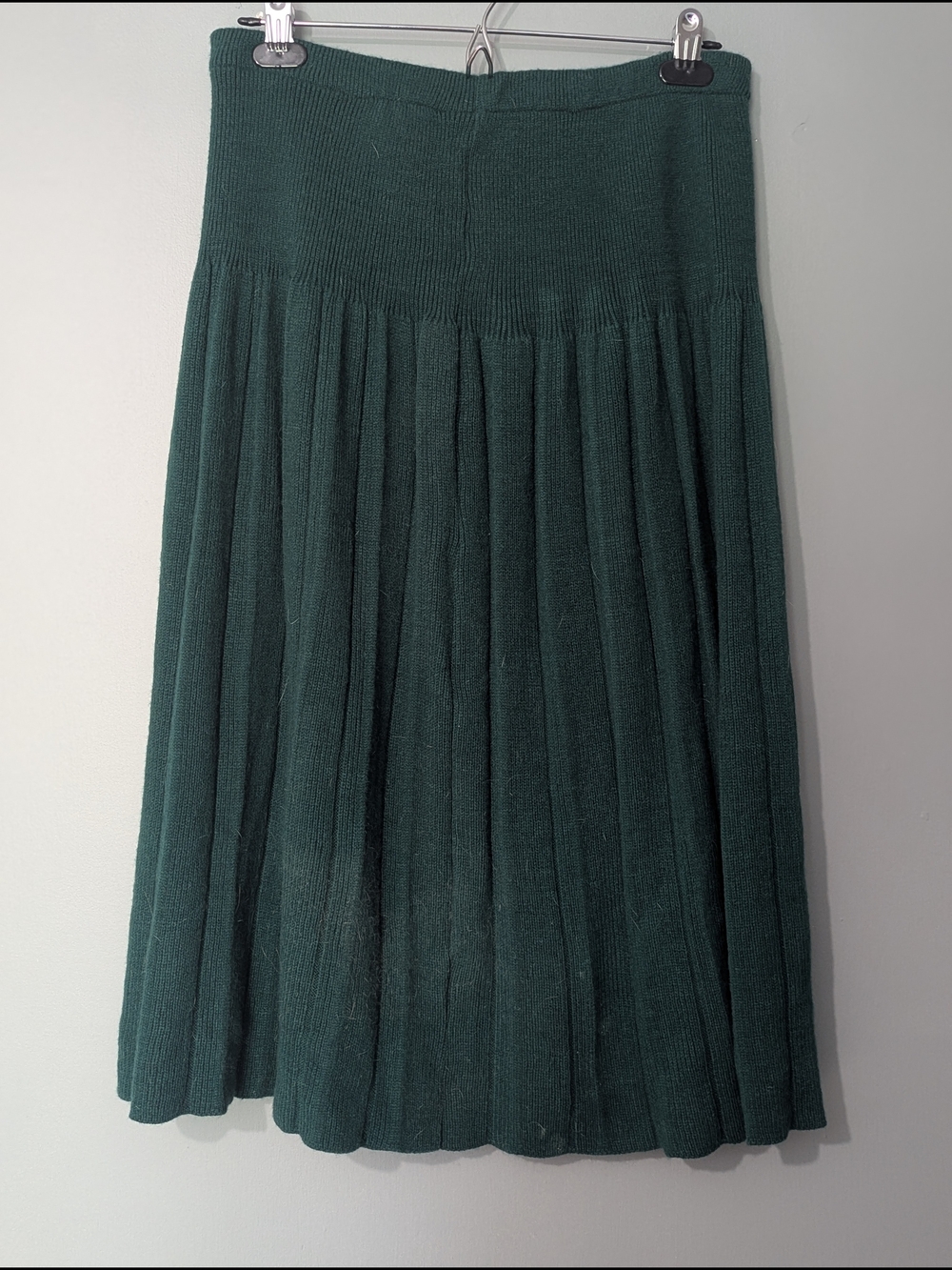 19 Avenue Vintage Women's Forest Green Sweater Knit Pleated Midi Skirt - Picture 5 of 10